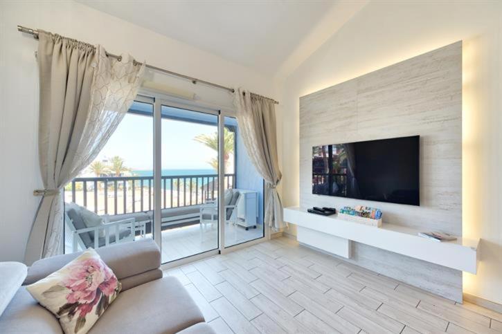 Lidia & Paco Home Two Bedrooms Beachfront Плайя-дель-Агила Экстерьер фото